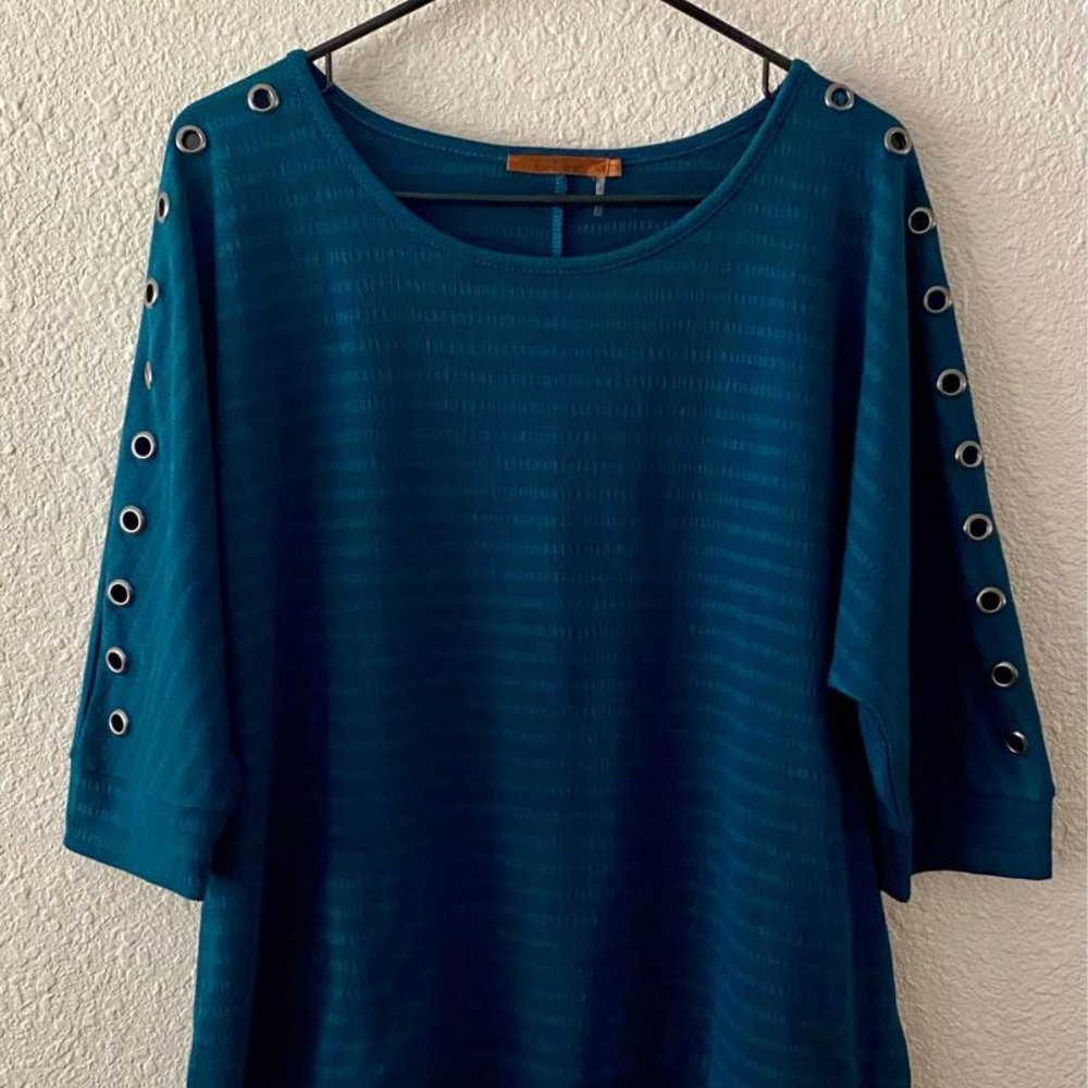 Women’s Belldini Top Size 1X